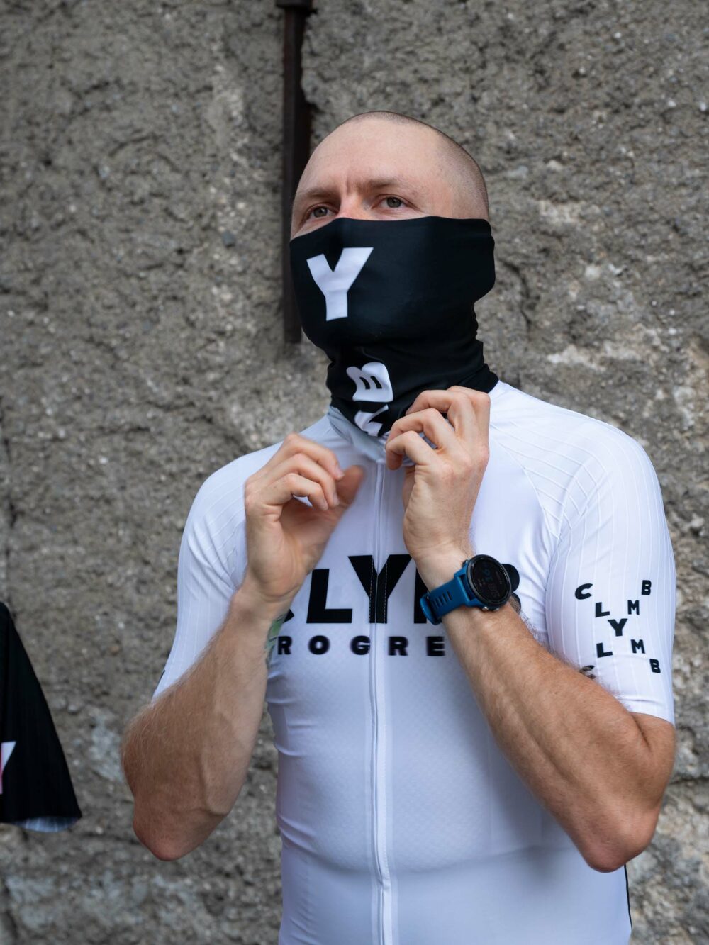CLYMB-BUFF-BLACK-1-BEZ-KASKU